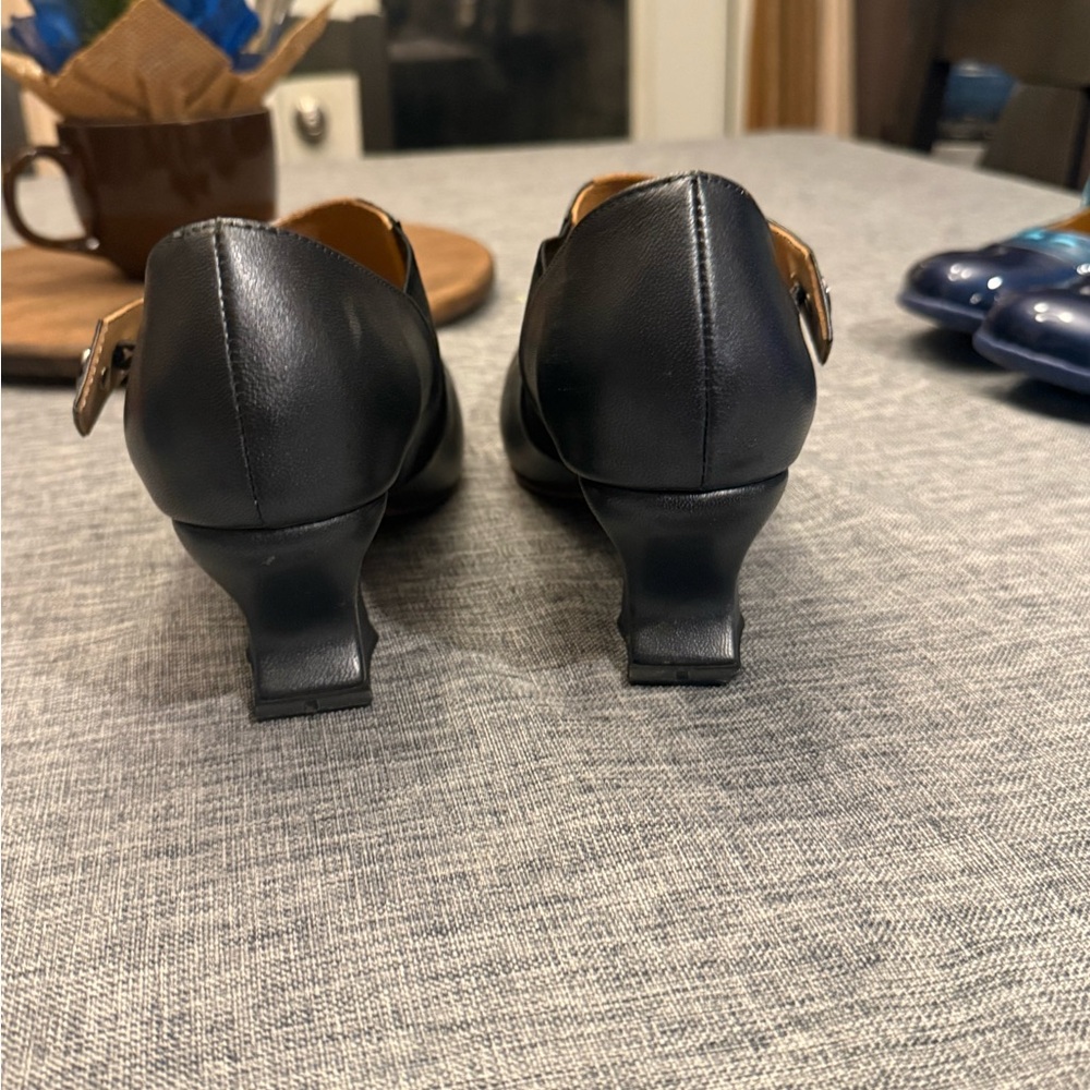 John Fluevog Black Curved Heel Shoes - Picture 3 of 7
